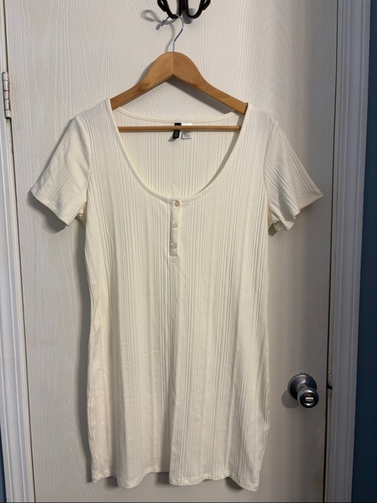 H&M Dresses & Skirts - H&M Cream Ribbed Short Sleeve Scoop Neck Dress